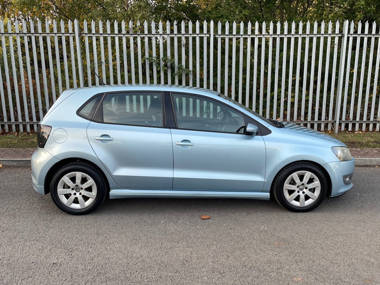 Used Volkswagen Polo 2012 for sale - 76369431: Photo 2