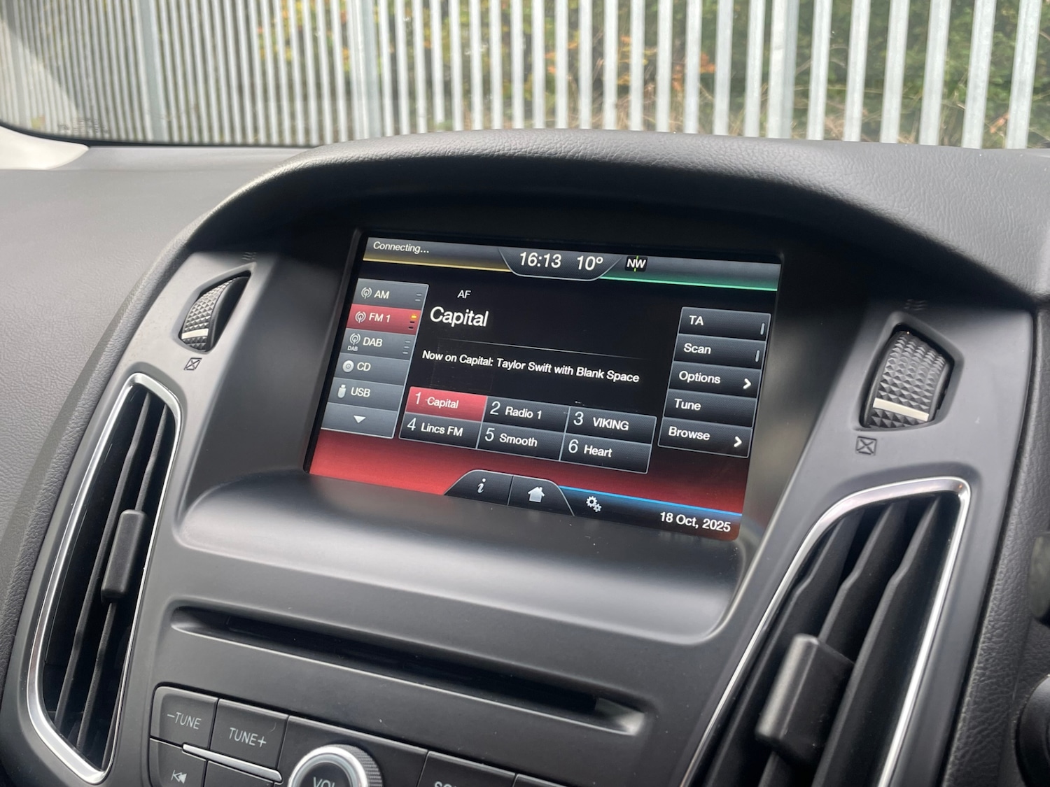 Used Ford Focus 2015 for sale - 76209522: Photo 16