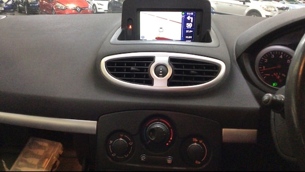 Used Renault Clio 2011 for sale - 76314248: Photo 2