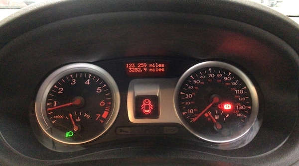 Used Renault Clio 2011 for sale - 76314248: Photo 3
