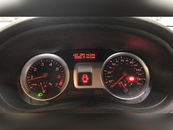 Used Renault Clio 2011 for sale - 76314248: Photo 3