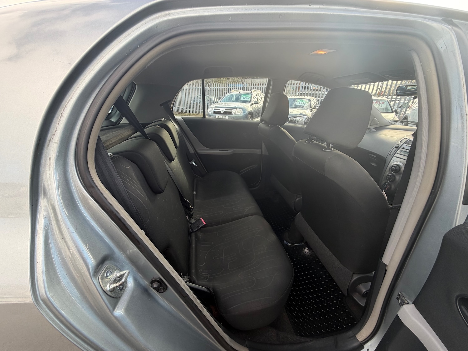 Used Toyota Yaris 2010 for sale - 77836745: Photo 10