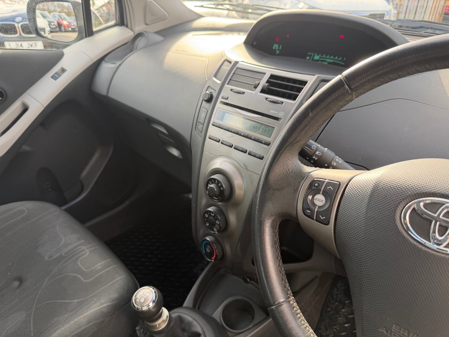 Used Toyota Yaris 2010 for sale - 77836745: Photo 6