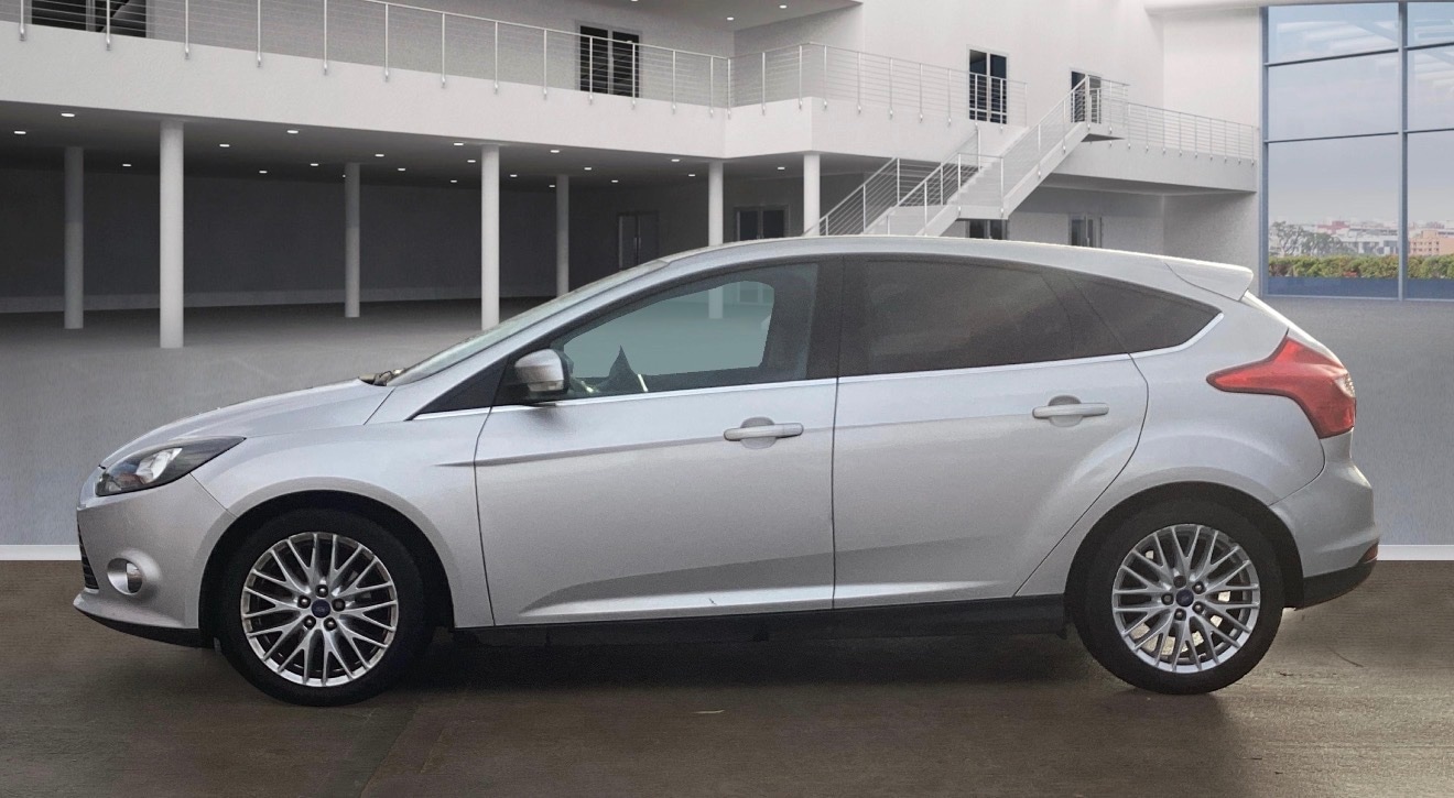 Used Ford Focus 2013 for sale - 76708626: Photo 2