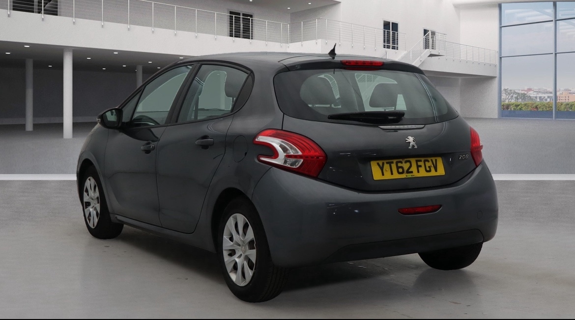 Used Peugeot 208 2012 for sale - 76613528: Photo 16