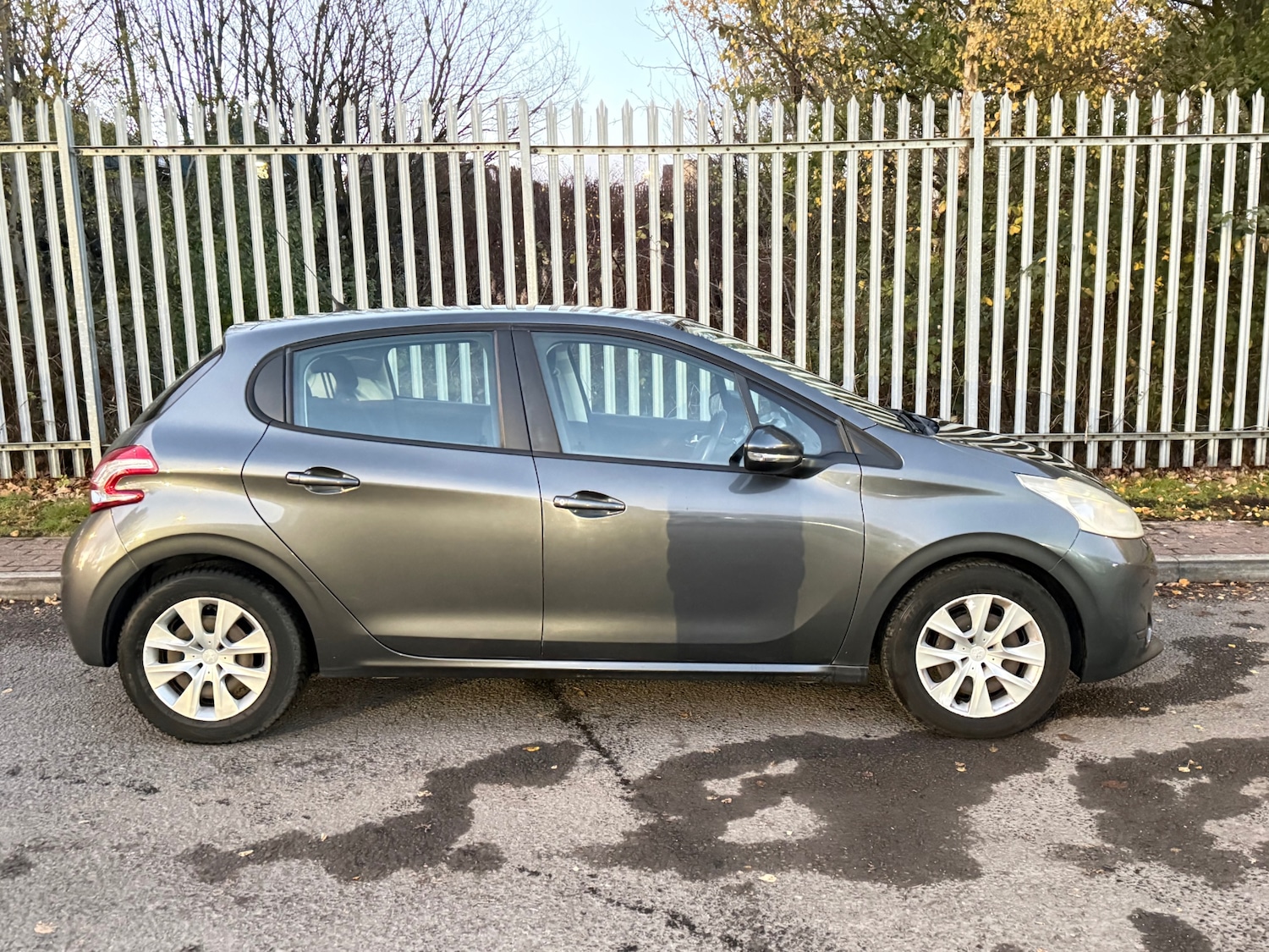 Used Peugeot 208 2012 for sale - 76613528: Photo 17