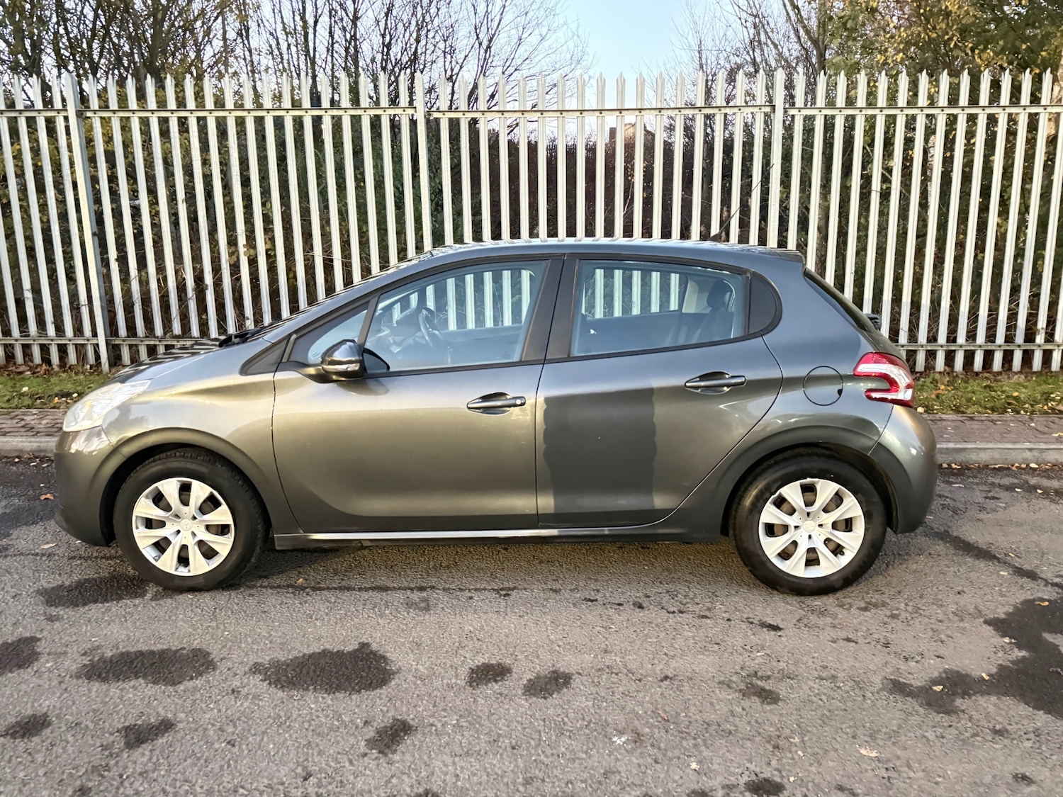 Used Peugeot 208 2012 for sale - 76613528: Photo 18