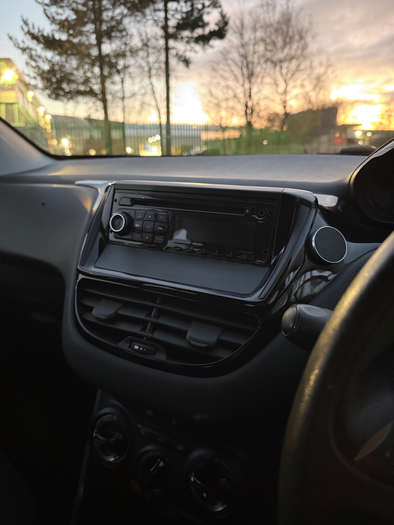 Used Peugeot 208 2012 for sale - 76613528: Photo 19