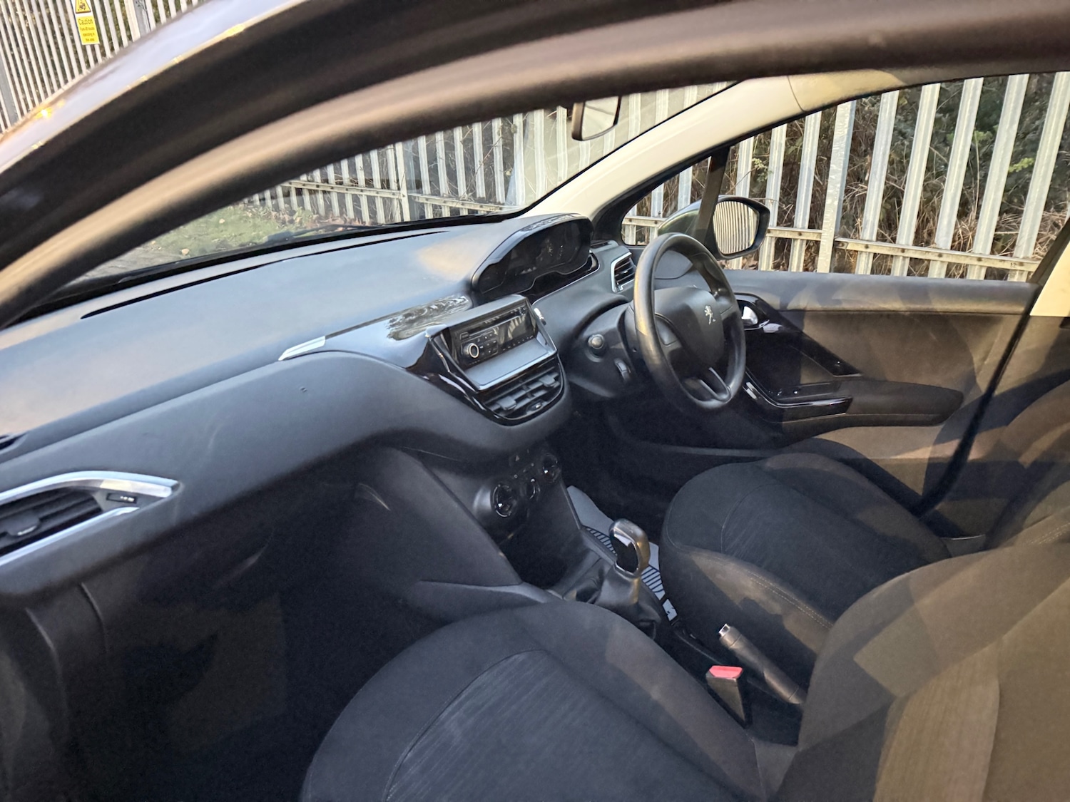 Used Peugeot 208 2012 for sale - 76613528: Photo 21