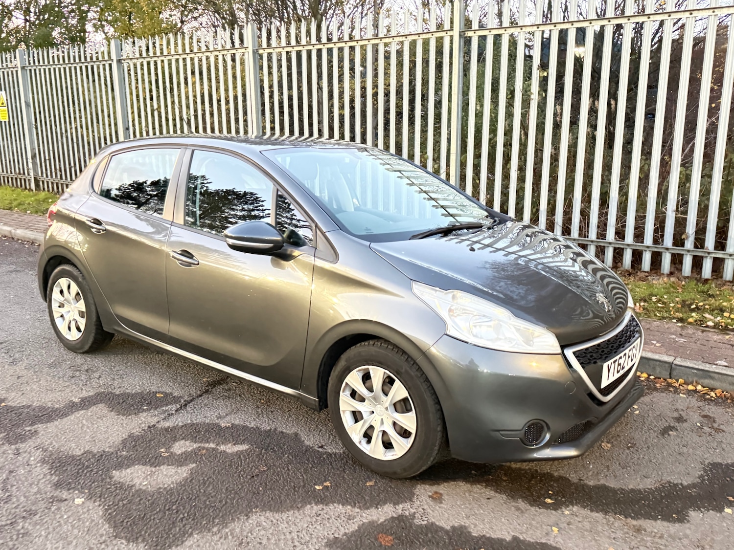Used Peugeot 208 2012 for sale - 76613528: Photo 23