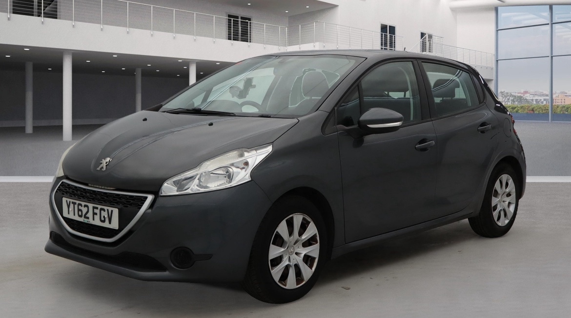 Used Peugeot 208 2012 for sale - 76613528: Photo 3