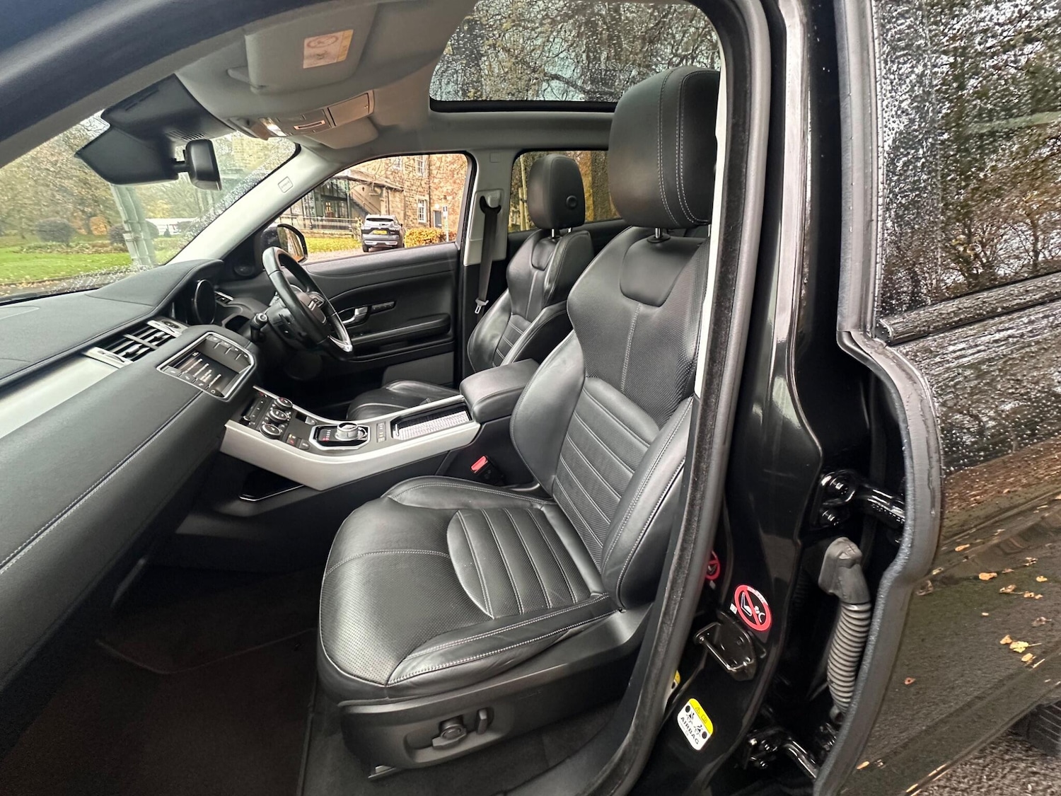 Used Land Rover Range Rover Evoque 2016 for sale - 76512935: Photo 32