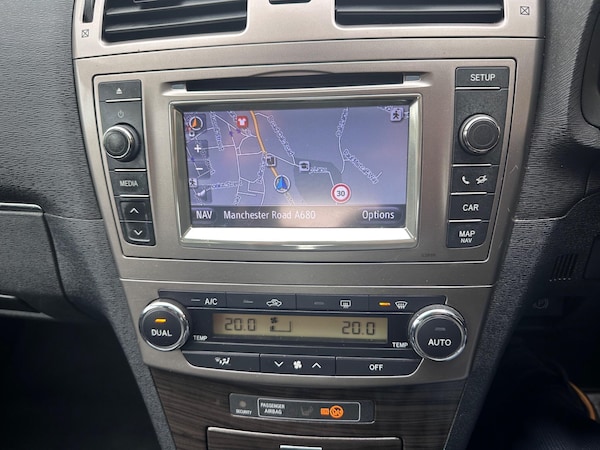 Used Toyota Avensis 2014 for sale - 76307625: Photo 24