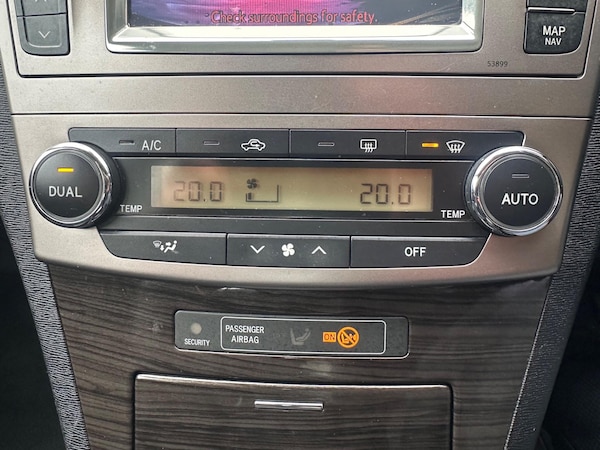 Used Toyota Avensis 2014 for sale - 76307625: Photo 27