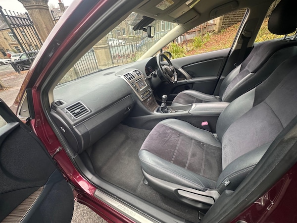 Used Toyota Avensis 2014 for sale - 76307625: Photo 30