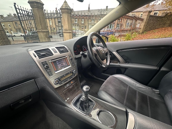 Used Toyota Avensis 2014 for sale - 76307625: Photo 32