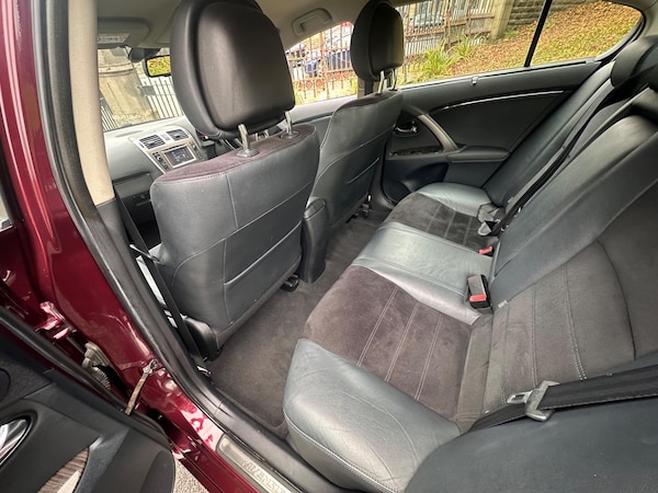 Used Toyota Avensis 2014 for sale - 76307625: Photo 33