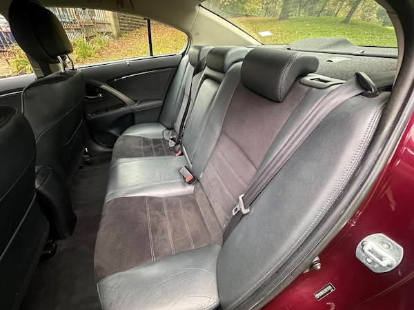 Used Toyota Avensis 2014 for sale - 76307625: Photo 34