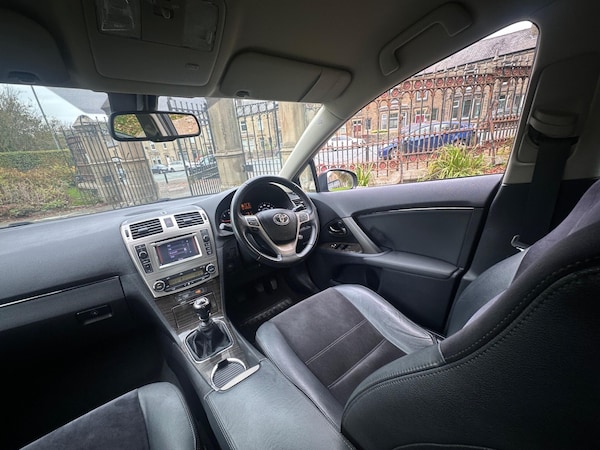 Used Toyota Avensis 2014 for sale - 76307625: Photo 41
