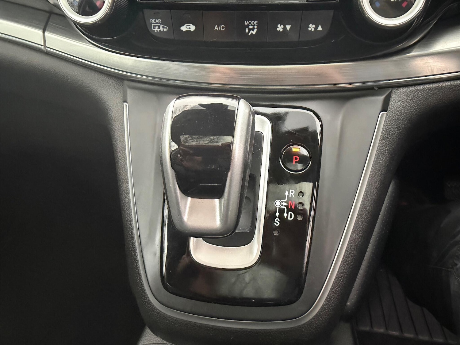 Used Honda CR-V 2016 for sale - 76989600: Photo 30