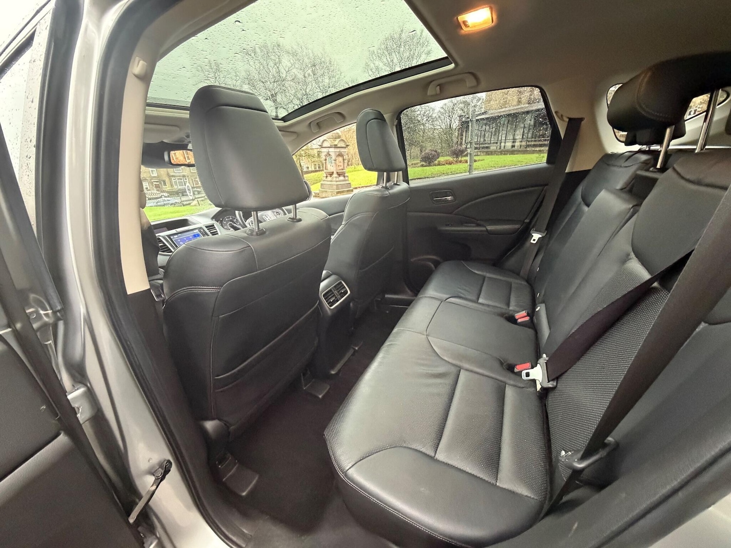 Used Honda CR-V 2016 for sale - 76989600: Photo 37