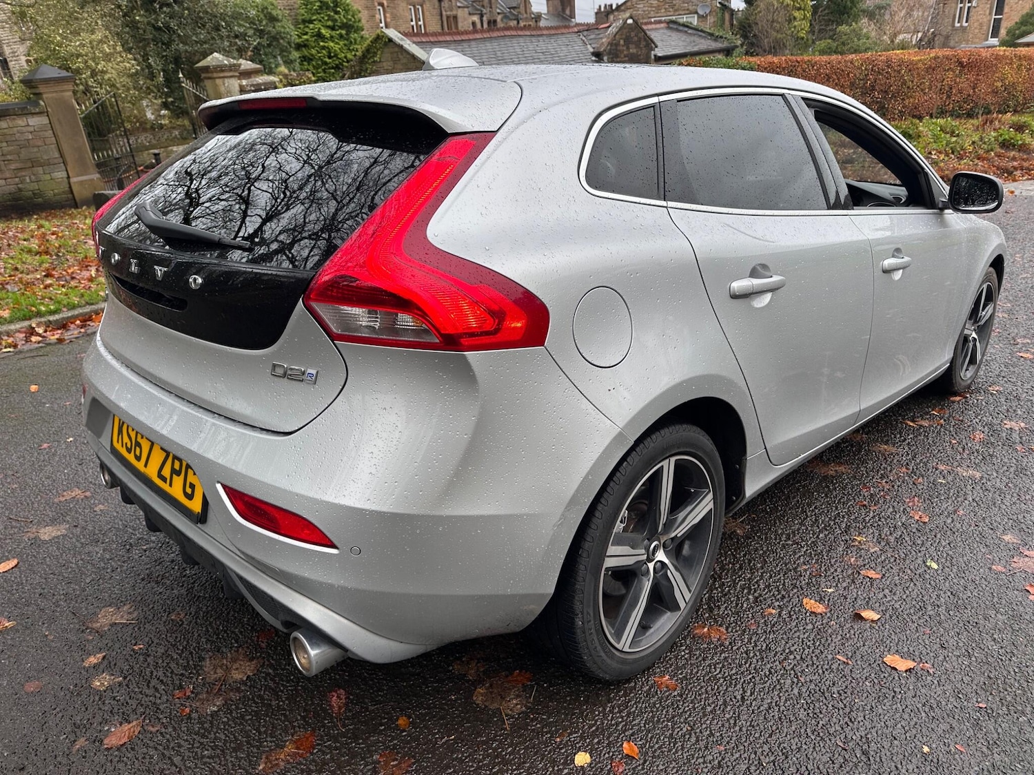 Used Volvo V40 2017 for sale - 76584355: Photo 10