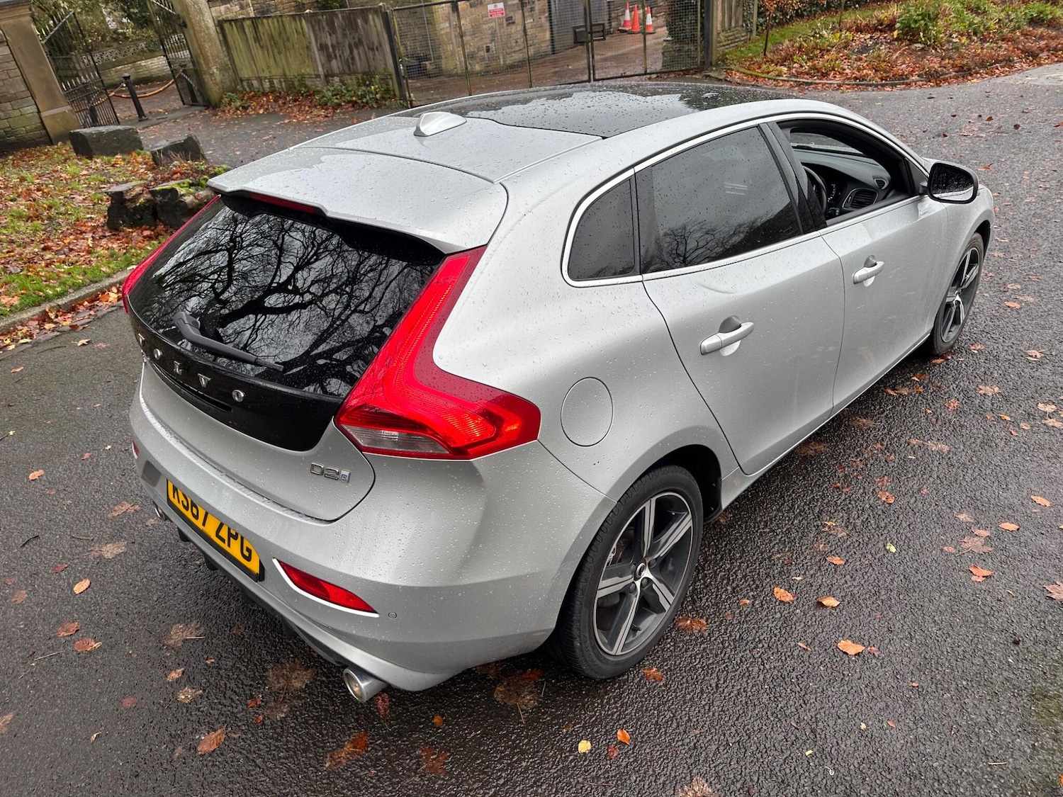 Used Volvo V40 2017 for sale - 76584355: Photo 11