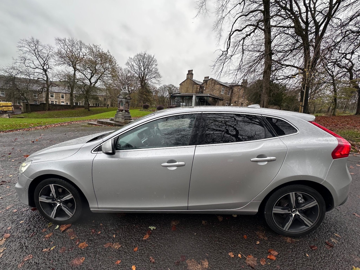 Used Volvo V40 2017 for sale - 76584355: Photo 16