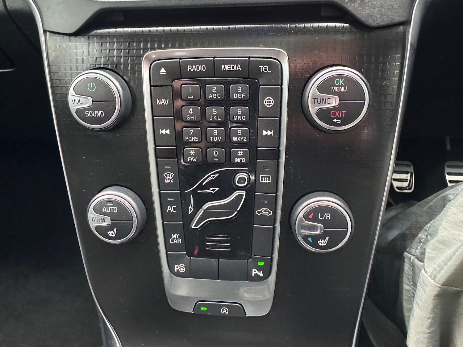 Used Volvo V40 2017 for sale - 76584355: Photo 30