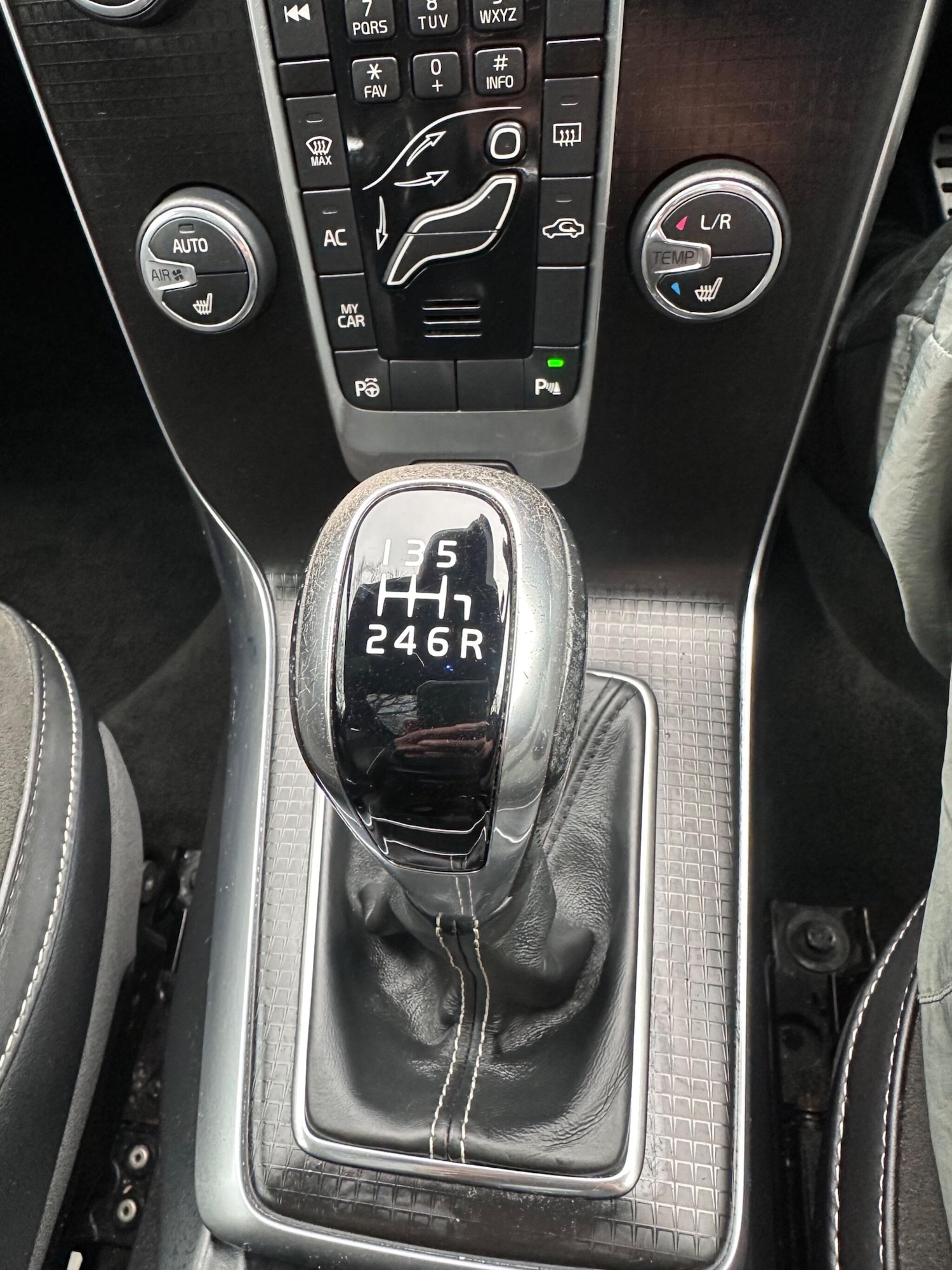 Used Volvo V40 2017 for sale - 76584355: Photo 31