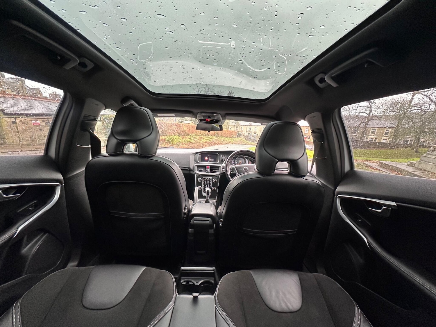 Used Volvo V40 2017 for sale - 76584355: Photo 32