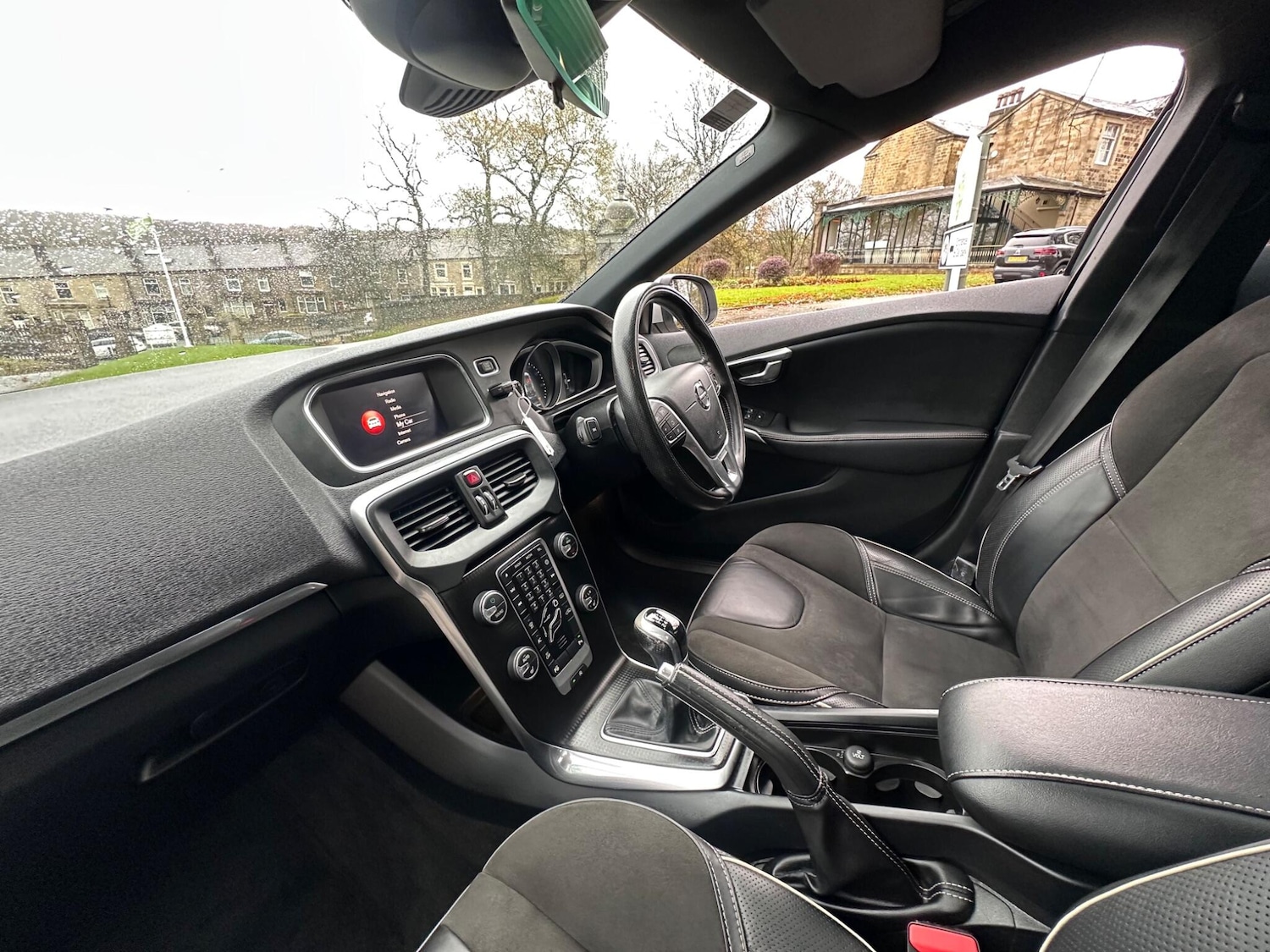 Used Volvo V40 2017 for sale - 76584355: Photo 35