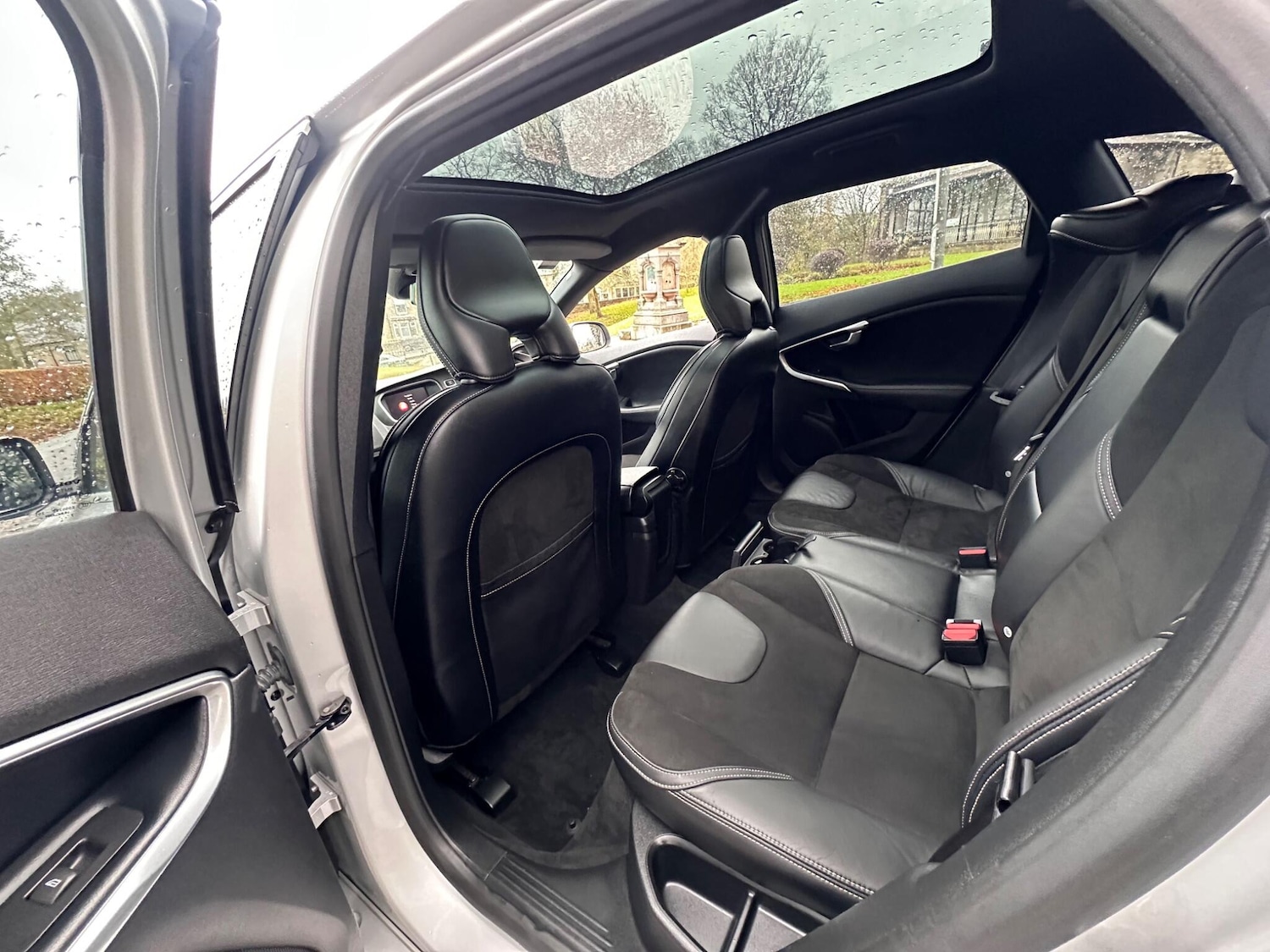 Used Volvo V40 2017 for sale - 76584355: Photo 36