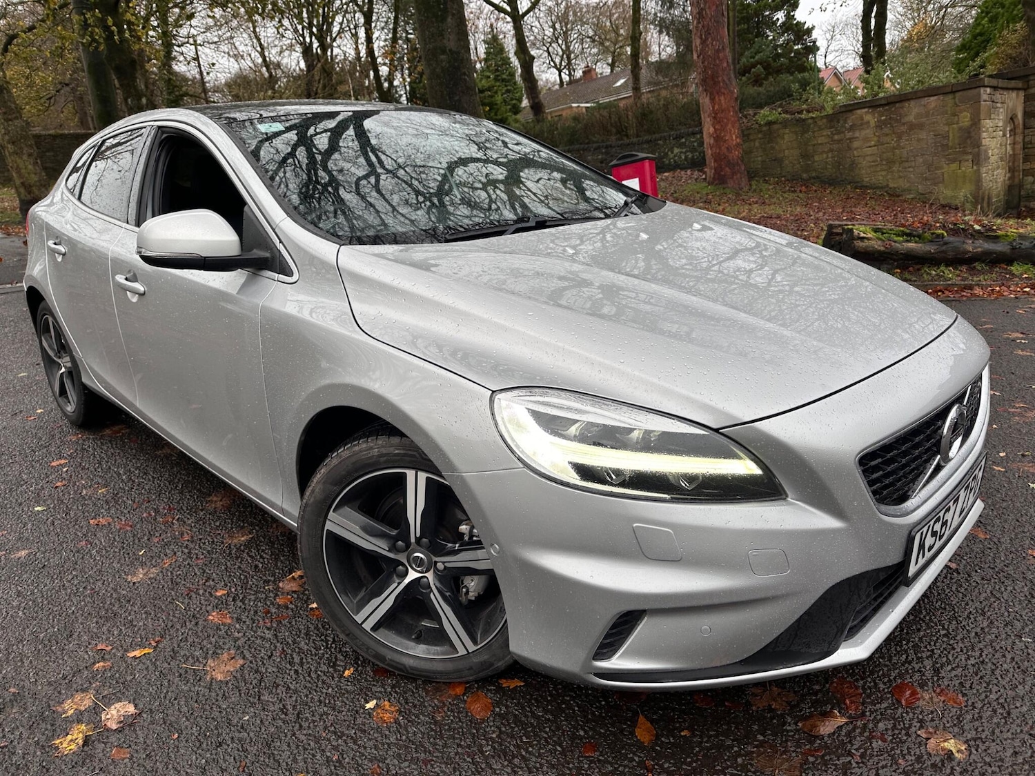 Used Volvo V40 2017 for sale - 76584355: Photo 4