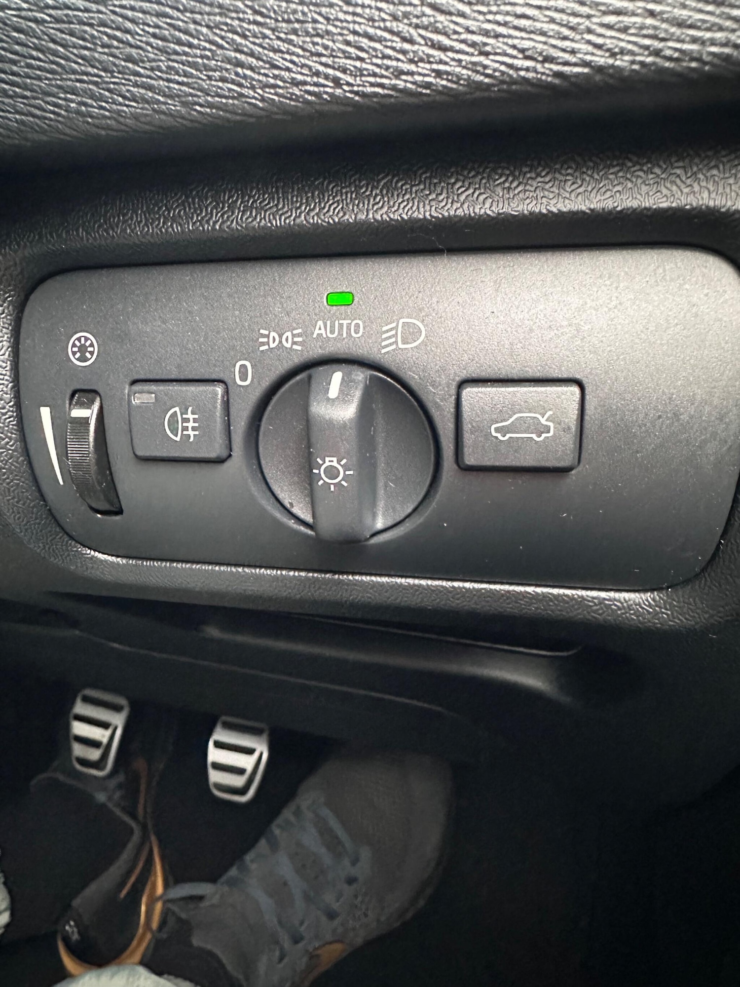 Used Volvo V40 2017 for sale - 76584355: Photo 45