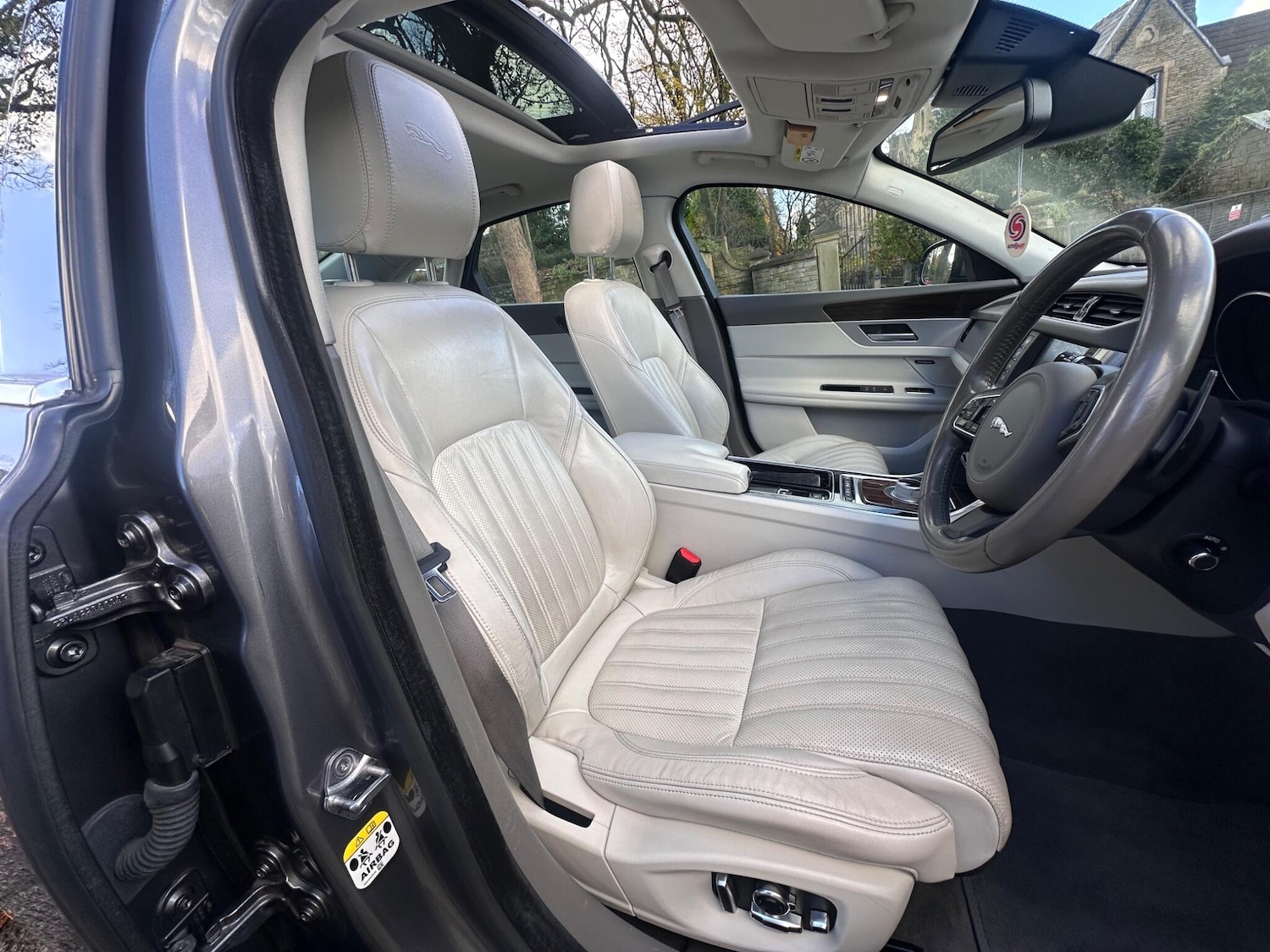 Used Jaguar XF for sale - 76573495: Photo 17