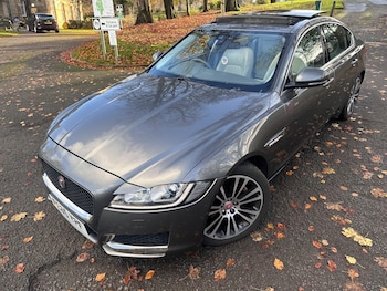 Used Jaguar XF 2015 for sale - 76573495: Photo