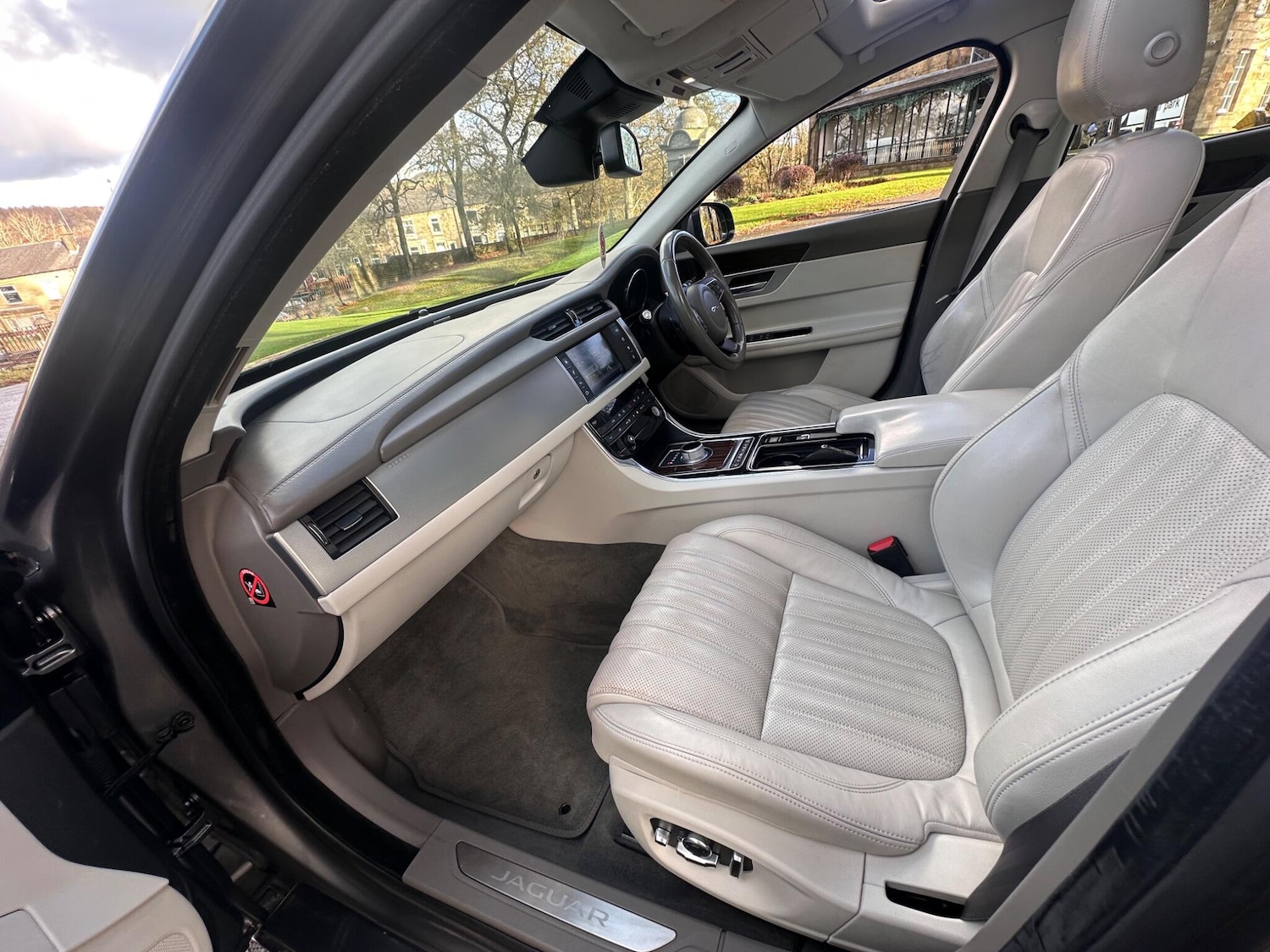 Used Jaguar XF for sale - 76573495: Photo 29