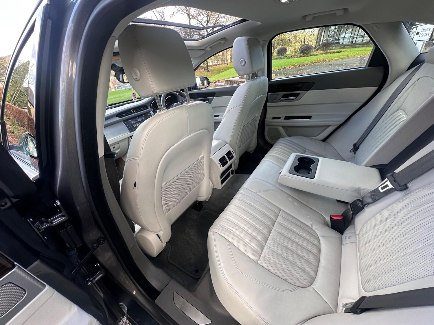 Used Jaguar XF for sale - 76573495: Photo 32