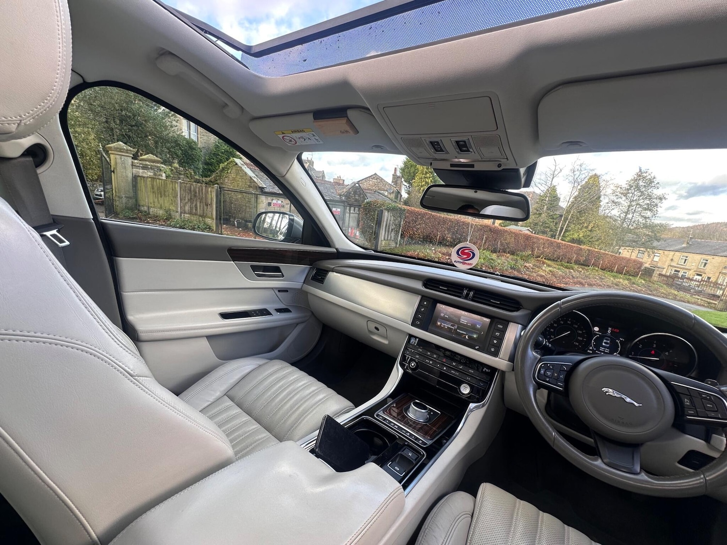 Used Jaguar XF for sale - 76573495: Photo 34