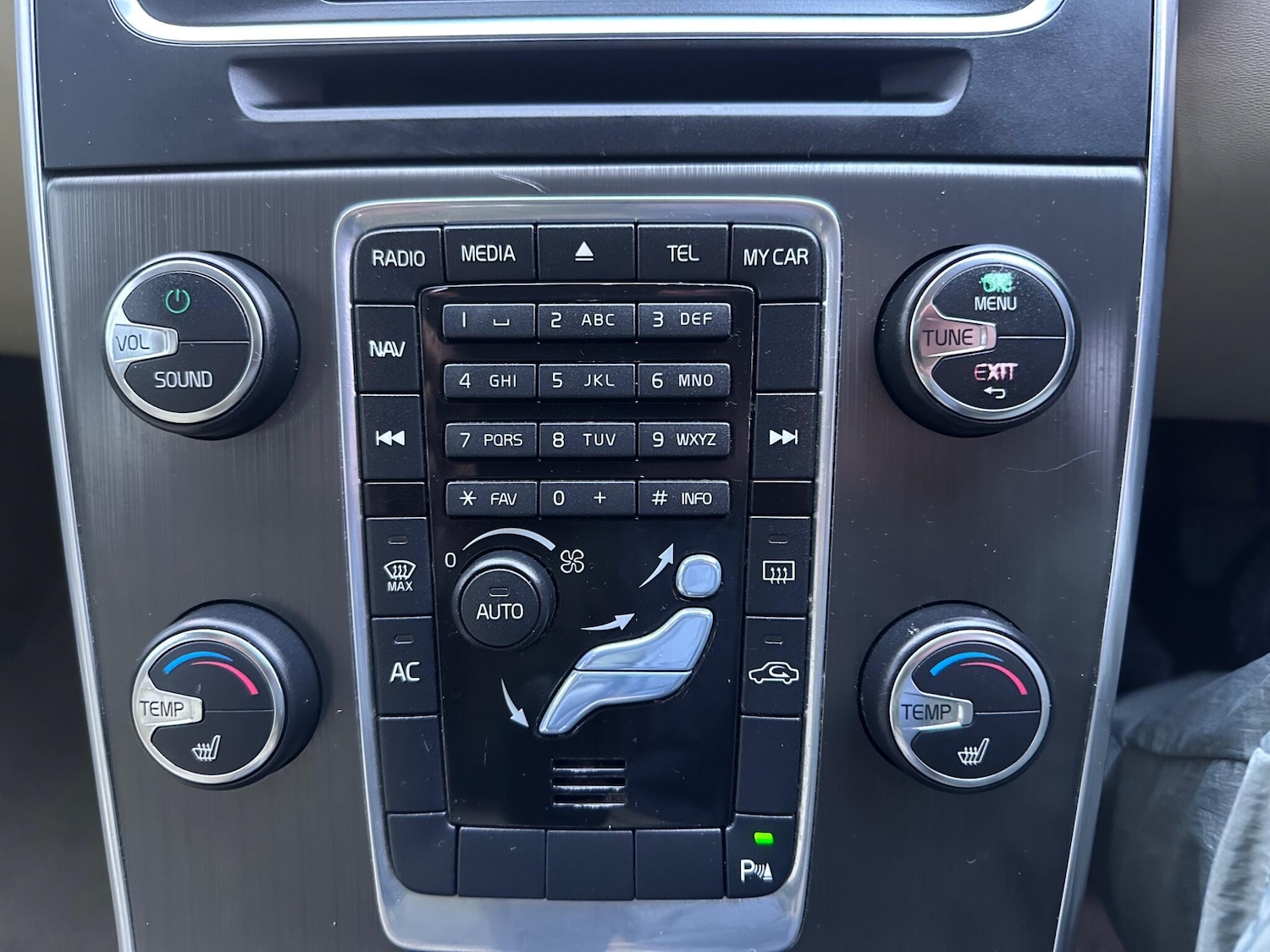 Used Volvo V60 2012 for sale - 77645738: Photo 25