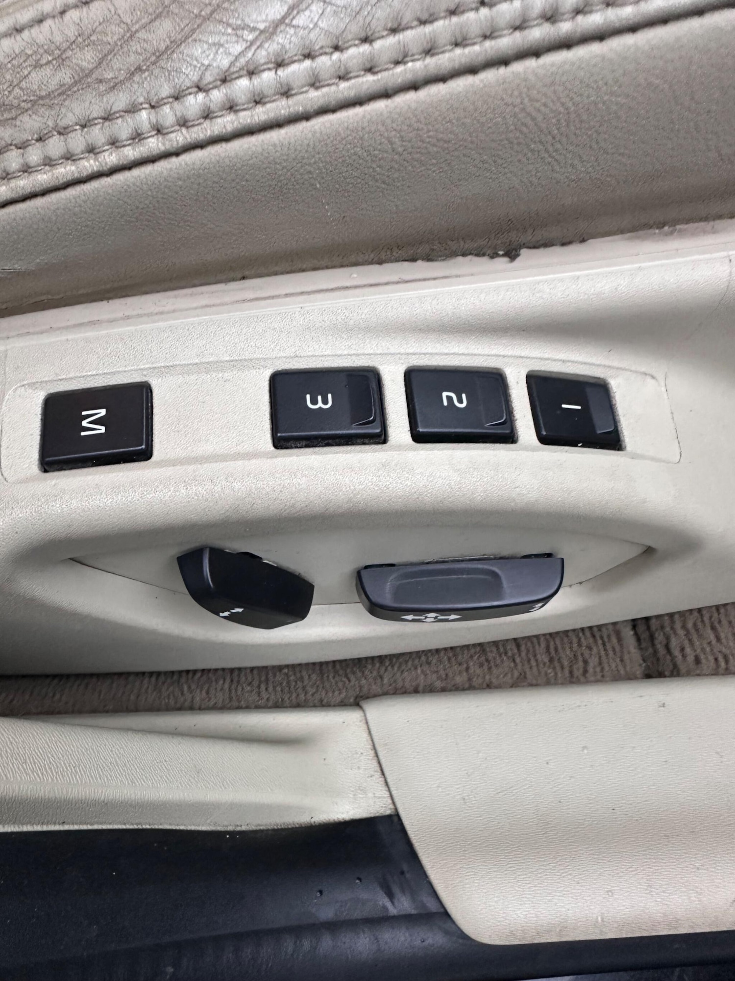 Used Volvo V60 2012 for sale - 77645738: Photo 38