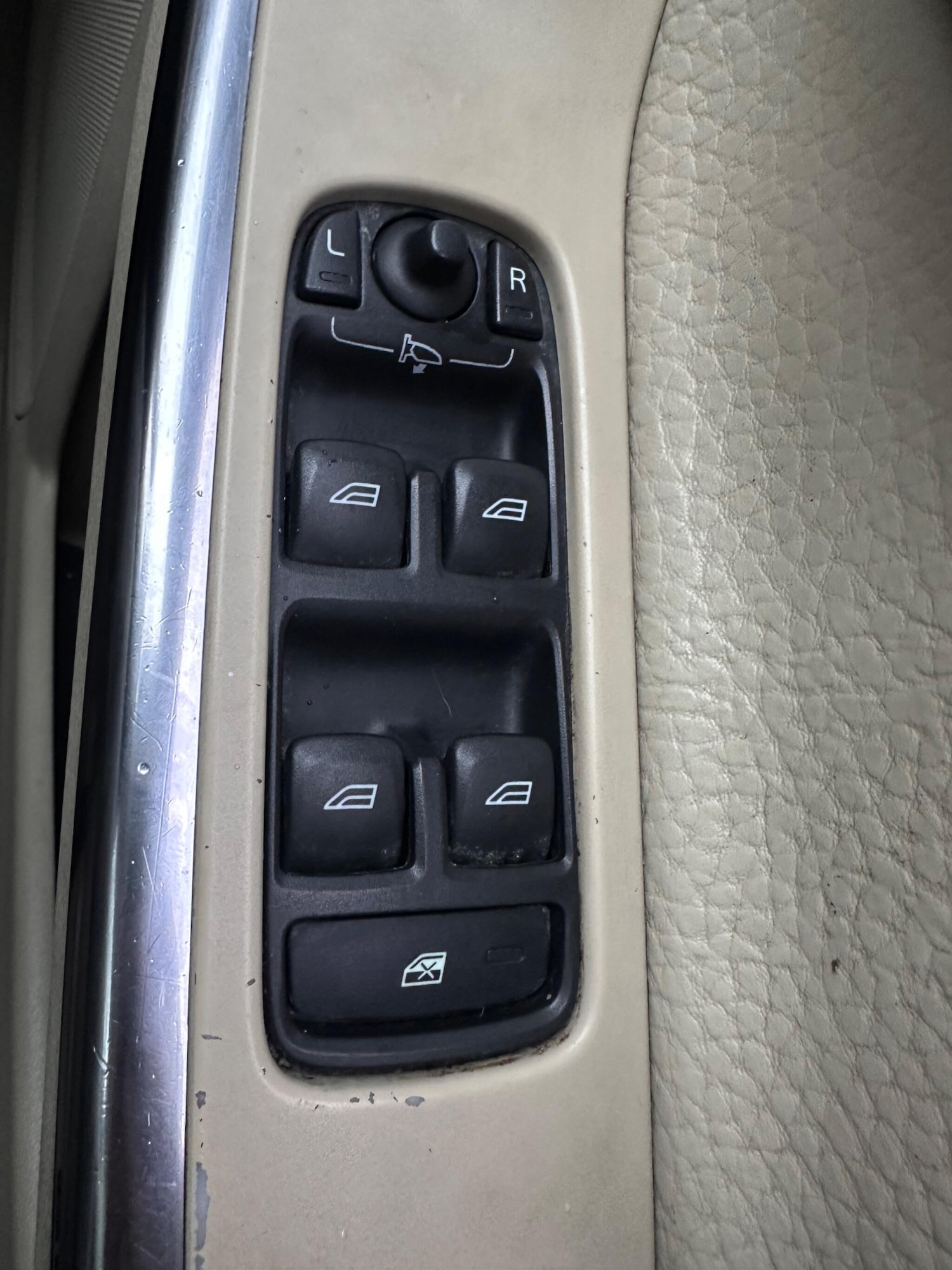 Used Volvo V60 2012 for sale - 77645738: Photo 42