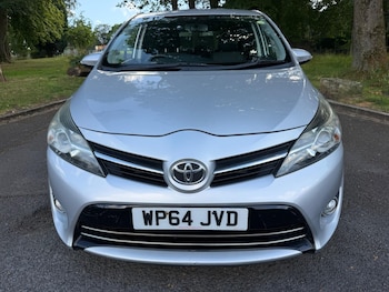 Used Toyota Verso 2014 for sale - 79387408: Photo