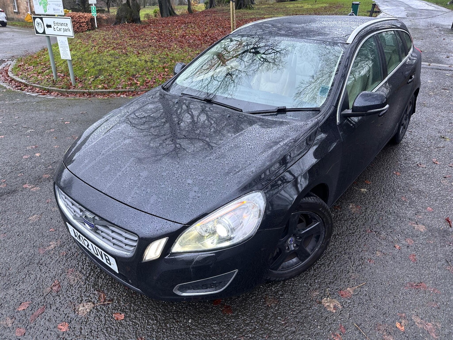 Used Volvo V60 2012 for sale - 76849960: Photo 2
