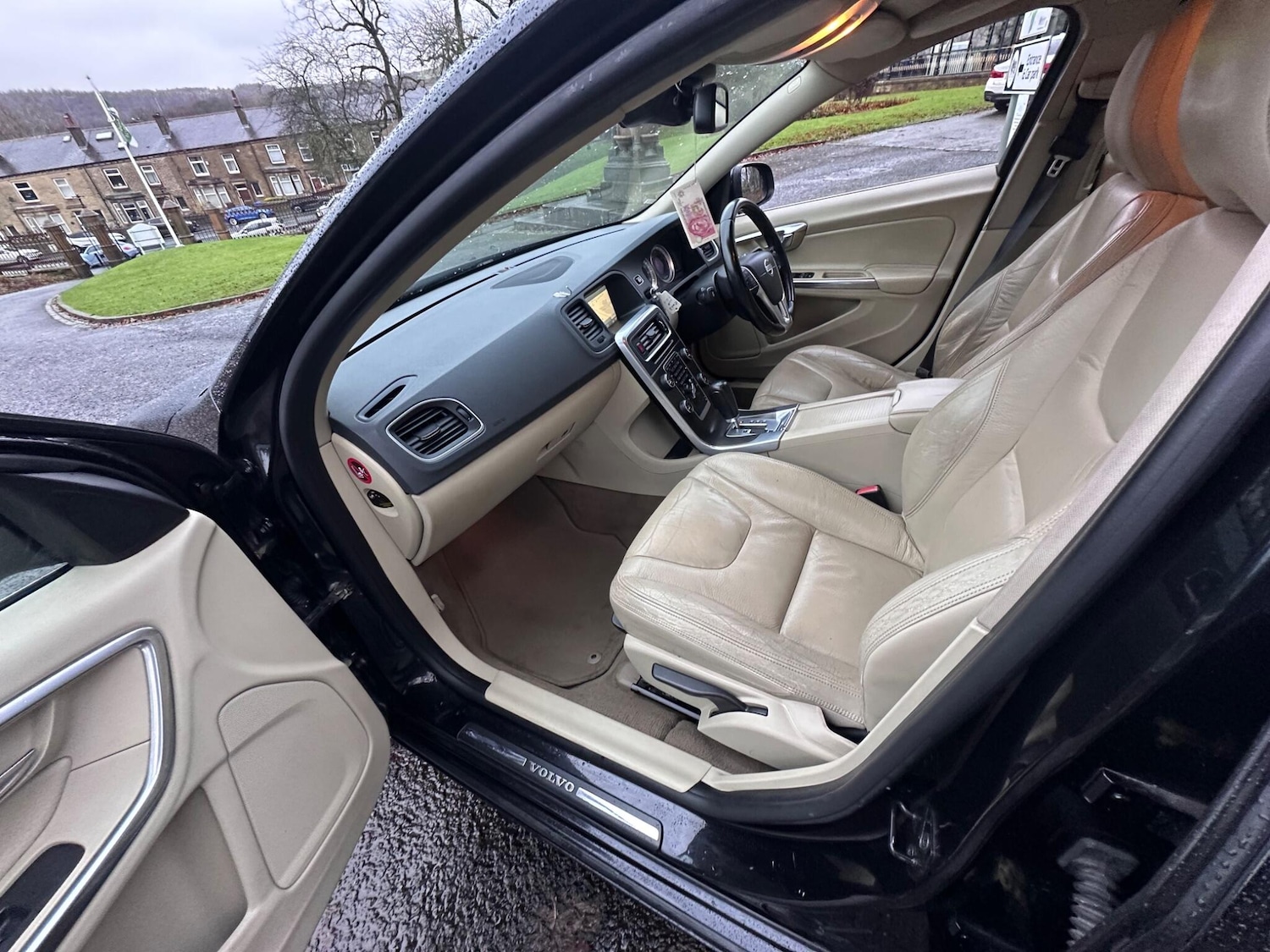 Used Volvo V60 2012 for sale - 76849960: Photo 28