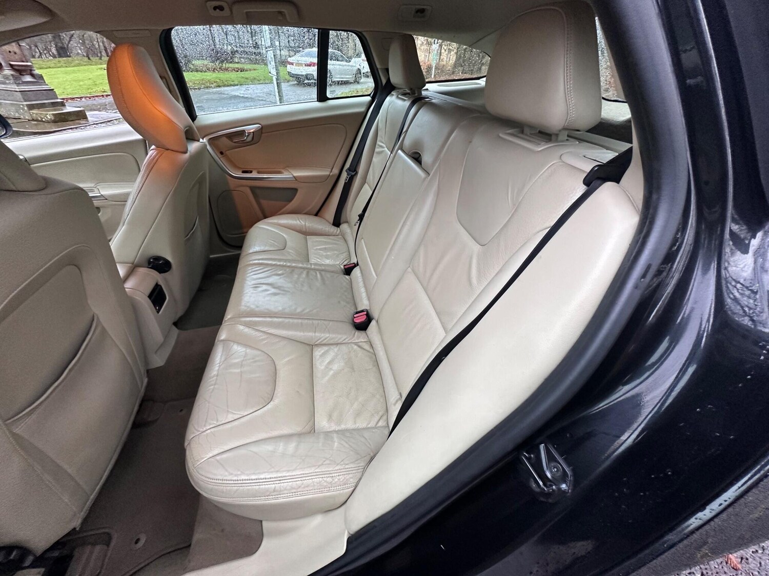 Used Volvo V60 2012 for sale - 76849960: Photo 31