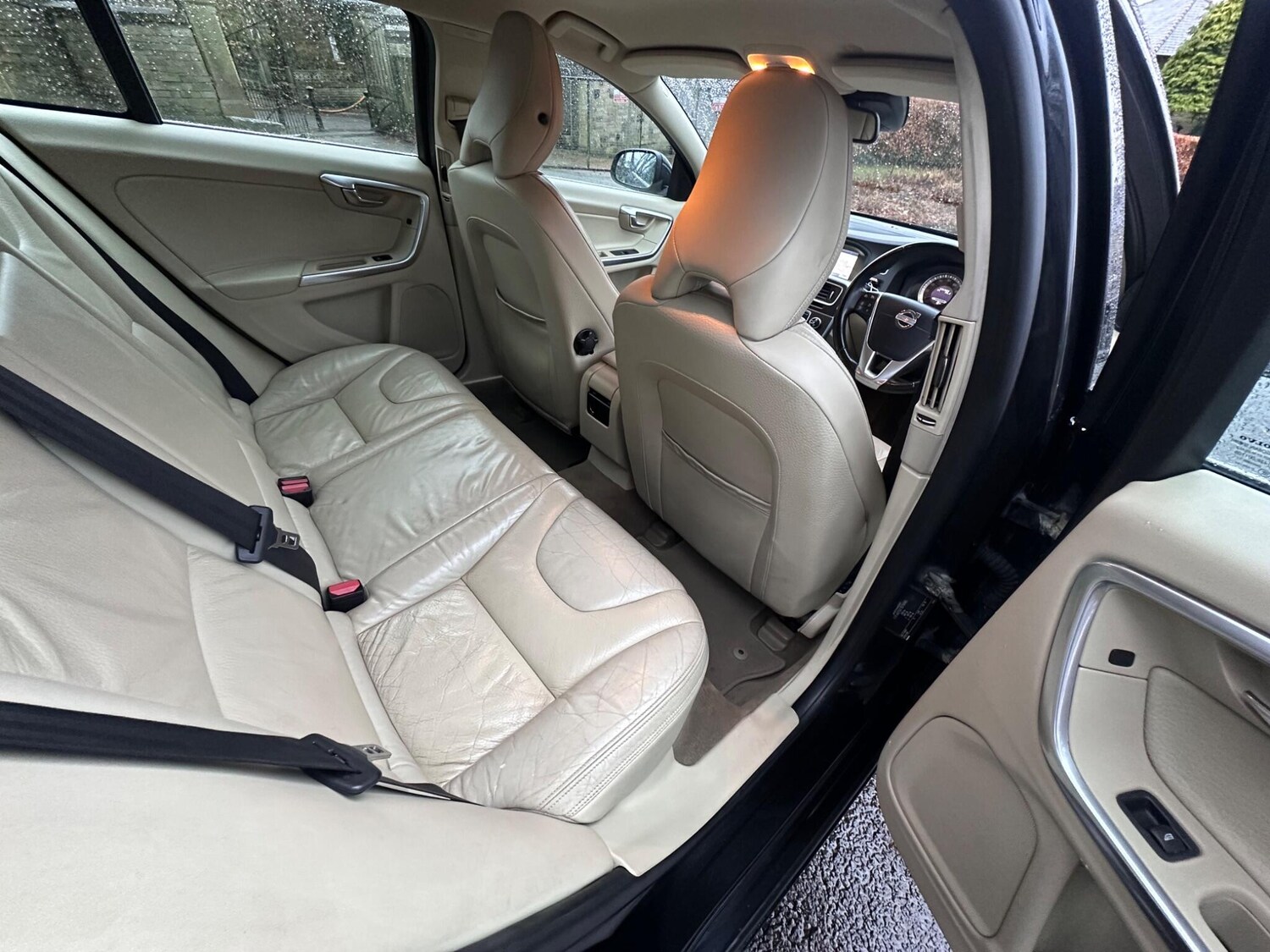 Used Volvo V60 2012 for sale - 76849960: Photo 36