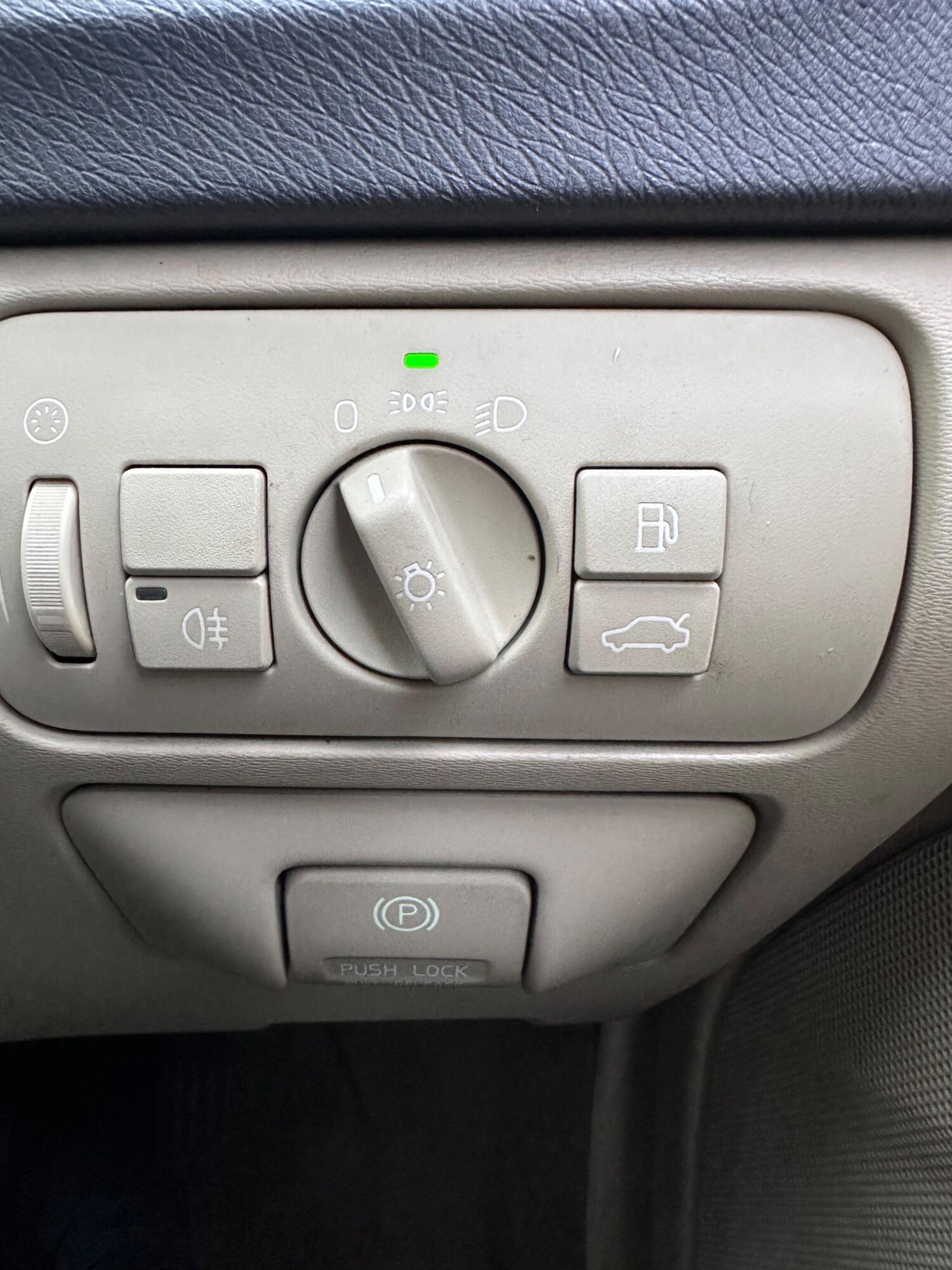 Used Volvo V60 2012 for sale - 76849960: Photo 41