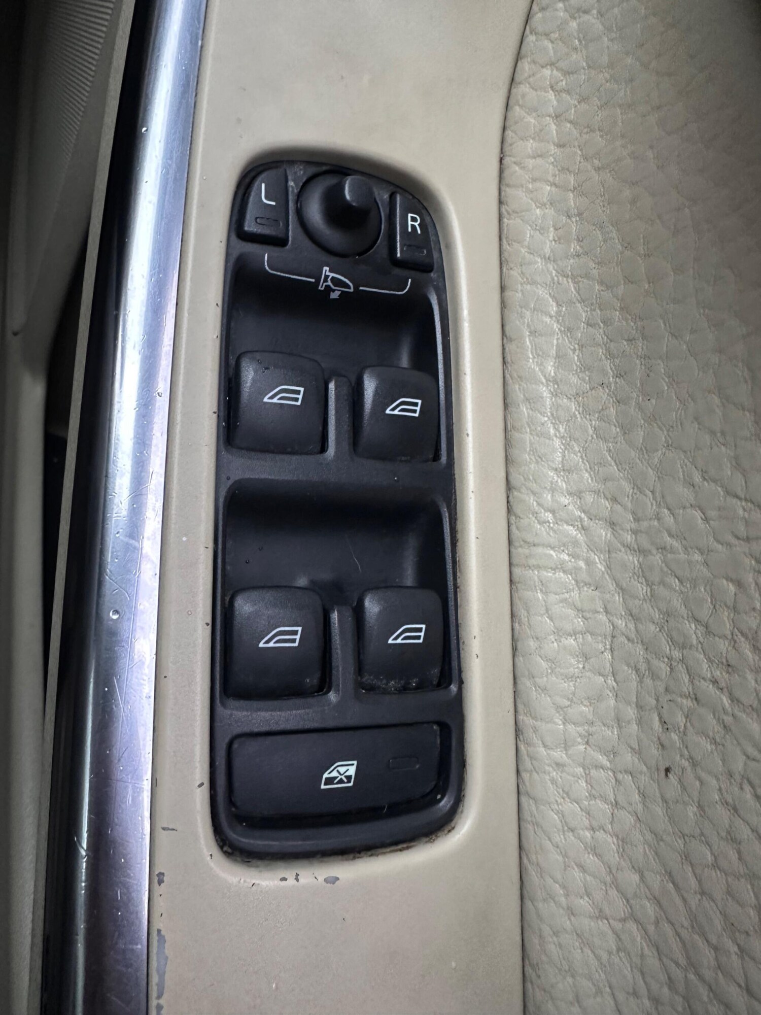 Used Volvo V60 2012 for sale - 76849960: Photo 42